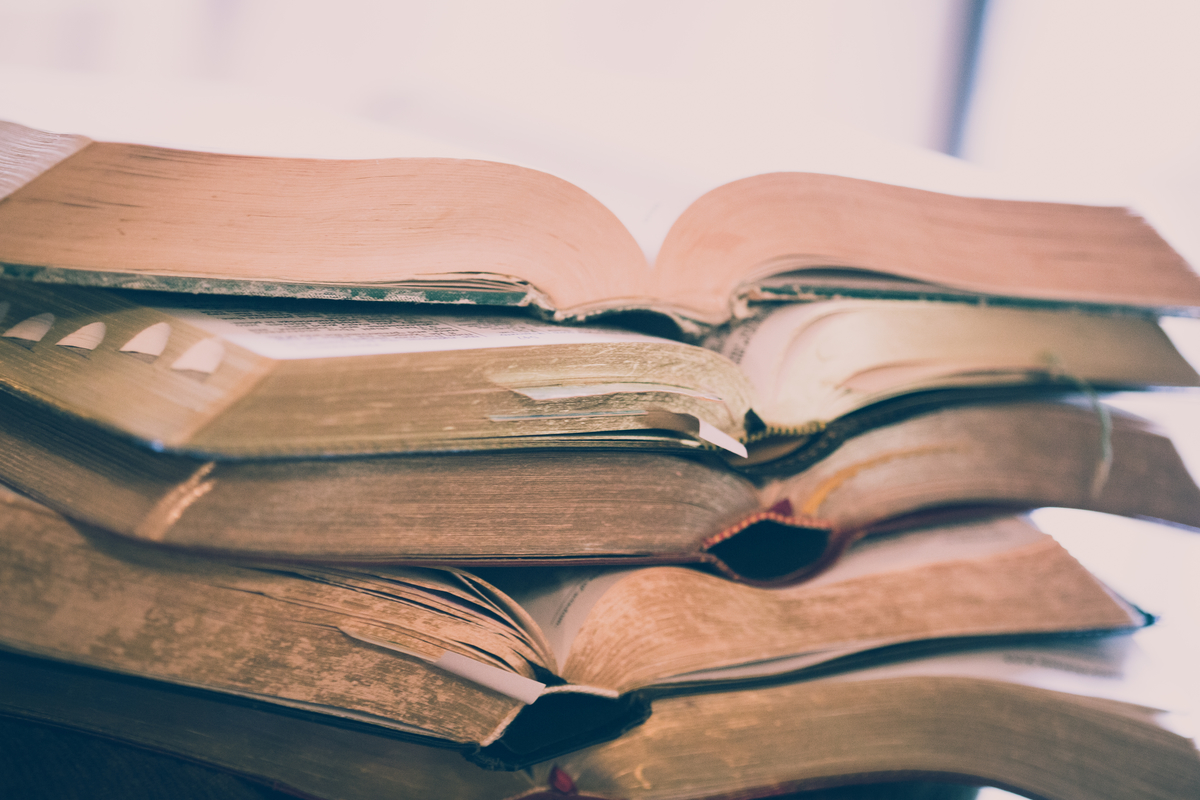 Cum știm ce cărți fac parte din Biblie, dacă Biblia nu oferă o listă explicită?